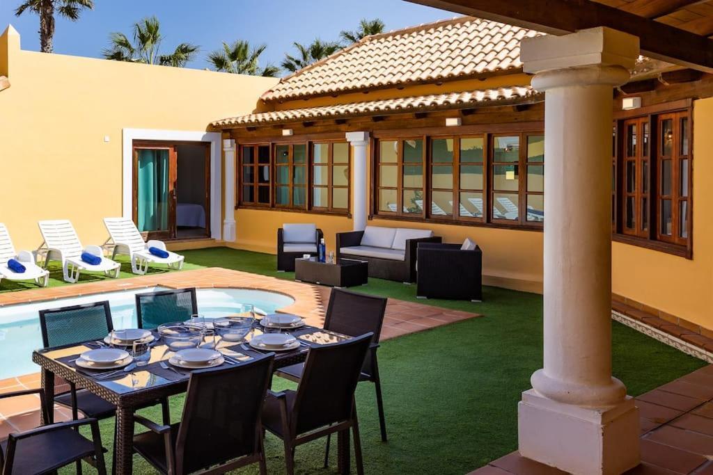 Villa Helen - Heated Pool Wifi Smarttv Barbecue Corralejo Ngoại thất bức ảnh