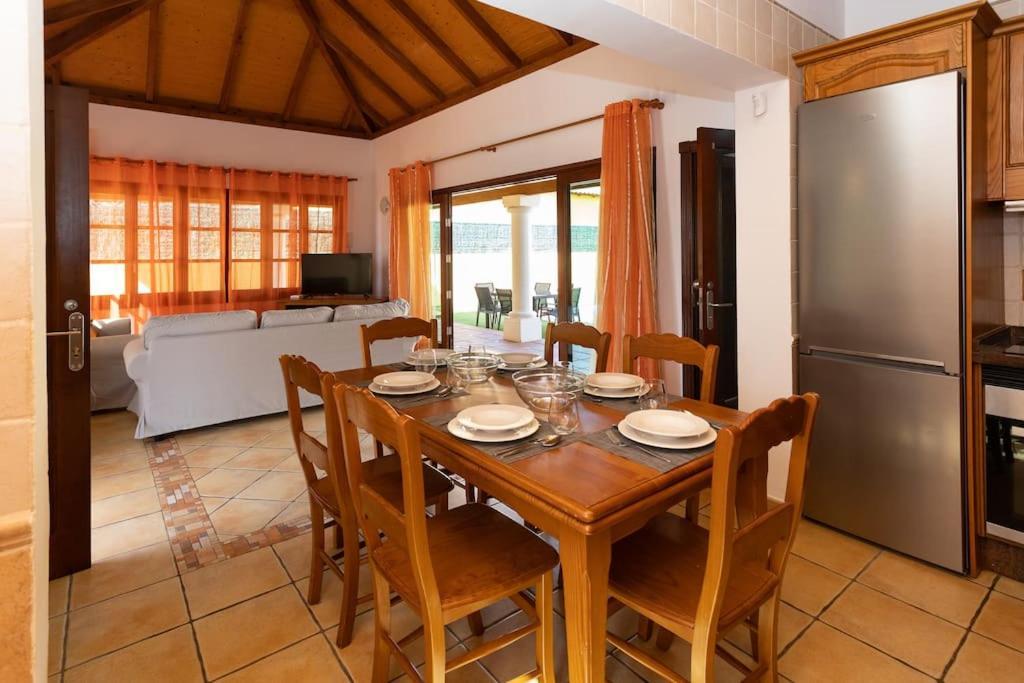 Villa Helen - Heated Pool Wifi Smarttv Barbecue Corralejo Ngoại thất bức ảnh