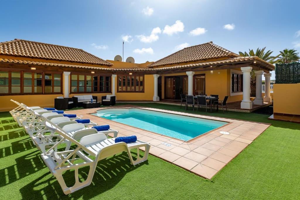 Villa Helen - Heated Pool Wifi Smarttv Barbecue Corralejo Ngoại thất bức ảnh