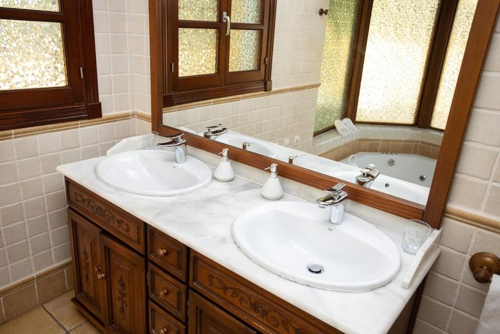 Villa Helen - Heated Pool Wifi Smarttv Barbecue Corralejo Ngoại thất bức ảnh